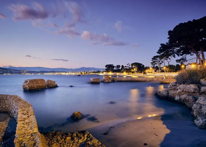 2 Bedrooms 2 Baths 2 Wcs Terrasse Juan Les Pins Apartamento