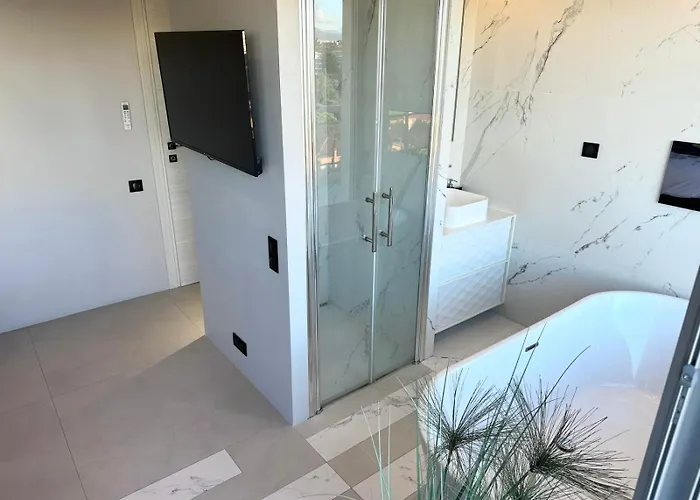 2 Bedrooms 2 Baths 2 Wcs Terrasse Juan Les Pins * 앙티브